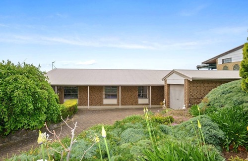 Encounter Bay House | 10 Clive Ave - Waterviews