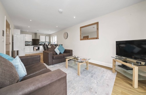 Stanwell Apartment | 10 - Heathrow Living Serviced Apartments by Ferndale