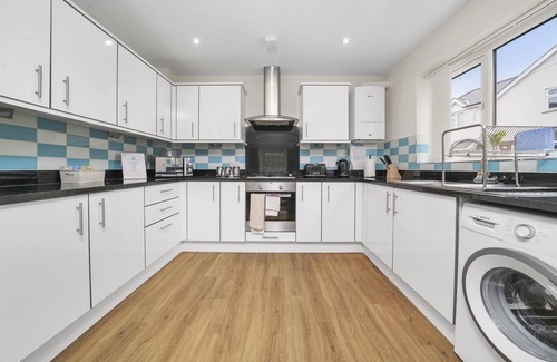 Stanwell Apartment | 10 - Heathrow Living Serviced Apartments by Ferndale