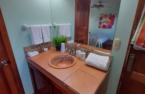 San Isidro Apartment | 10 km's From SJO Airport In the Cool Hills of the Central Valley!