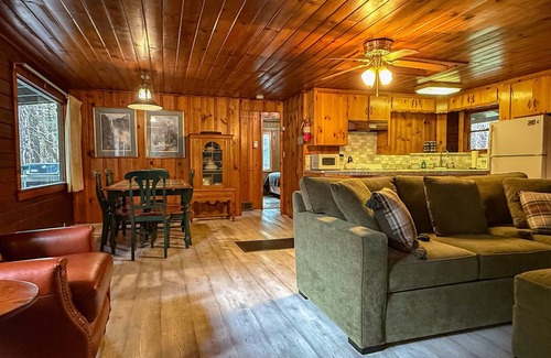 North Wawona Cabin | (10) Little Cabin In The Woods