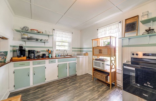 Marshallberg House | 10 Mi to Cape Lookout Ferry: Serene Coastal Escape