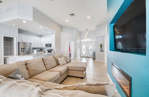 Bridgewater Crossing House | 10 Mi to Disney: Home w/Private Pool in Davenport