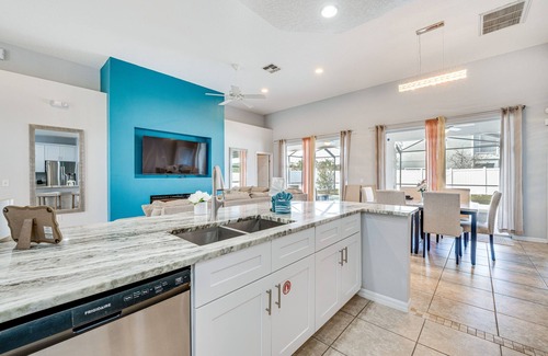 Bridgewater Crossing House | 10 Mi to Disney: Home w/Private Pool in Davenport