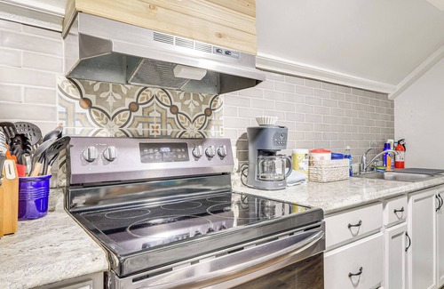 Ono Island Apartment | 10 Mi to Mobile Bay: Family Apt in Silverhill!