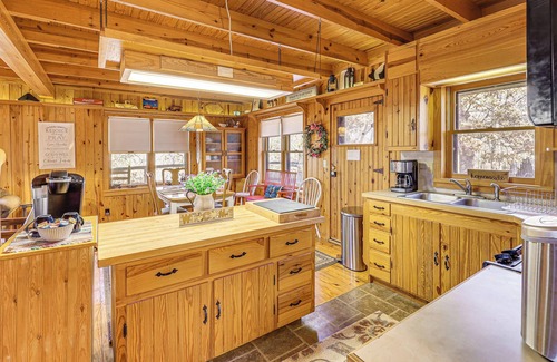 Tuskahoma Cottage | 10 Mi to Sardis Lake: Home w/Grill in Tuskahoma