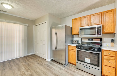 Clarkdale House | 10 Mi to Six Flags: Austell Home w/Expansive Yard