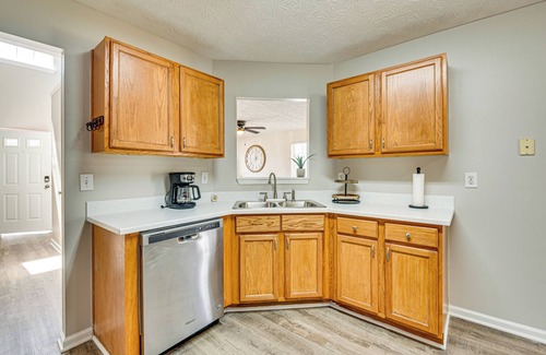 Clarkdale House | 10 Mi to Six Flags: Austell Home w/Expansive Yard