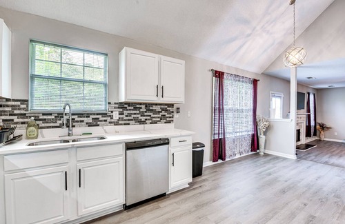 Lithonia House | 10 Mi to Stone Mtn Park: Spacious Home in Lithonia
