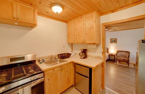 Cobb Apartment | 10 Mi to Twin Pine Casino Peaceful Cabin Getaway