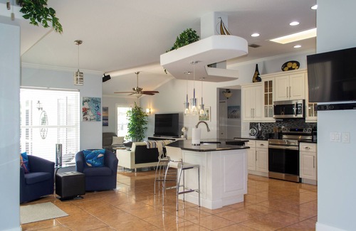 Port Saint Lucie House | 10 miles to Jensen, Hutchinson, and Stuart beaches- Amazing 3/2 w private pool