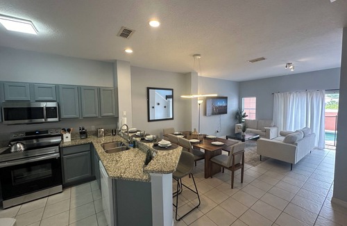 Sunset Lakes House | 10 min to Disney Vacation Home with private pool
