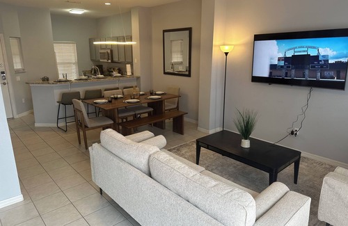 Sunset Lakes House | 10 min to Disney Vacation Home with private pool