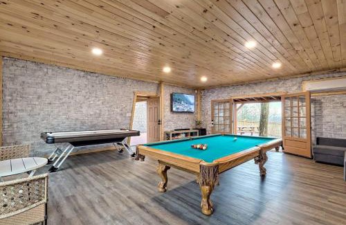 Helen House | 10 Min To Helen Hot Tub, Mtn Views, Game Room