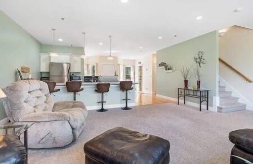 Carrabassett Valley House | 10 min to Sugarloaf Ski Lifts, Spacious 4 Bedrooms