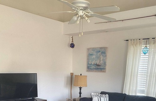 Onset House | 10 Min Walk To The Water. Central Air.