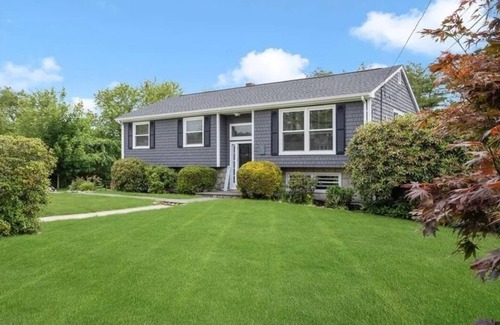 Matunuck House | 10-min walk to SK Town Beach/4 bed 2-bath home in Blackberry Hills neighborhood