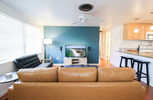Venice Gardens House | 10 mins from Venice Beach & Downtown w/2 beds 1 bath