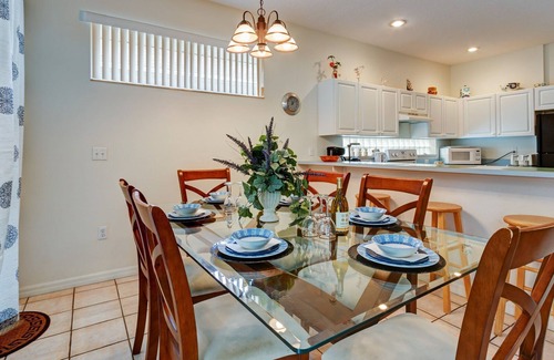 Sunset Lakes Villa | 10 MINS TO DISNEY WORLD - SOUTH-FACING POOL - FREE WI-FI - GAMES ROOM