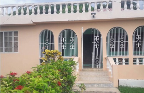 Mammee Bay Apartment | 10 minute walk to the beach! Authentic Jamaican experience