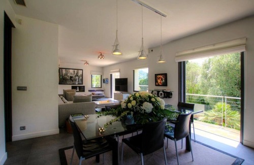 Pointe Croisette Villa | 10-minute walk to town center - Contemporary villa