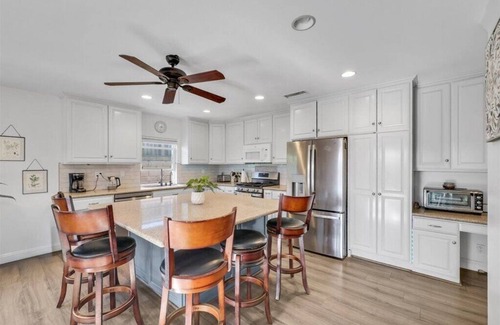Mission Viejo House | 10 minutes drive to the beach, 2 master suites and NO BUNK BEDS. 2 mins off hwy.