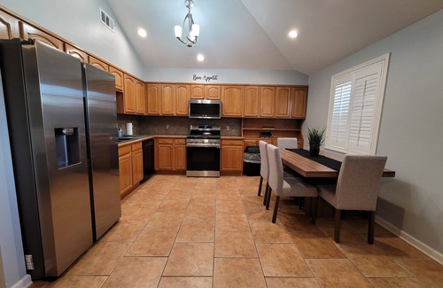 Lakeview House | 10 minutes from downtown w/pool and firepit