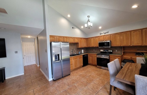 Lakeview House | 10 minutes from downtown w/pool and firepit