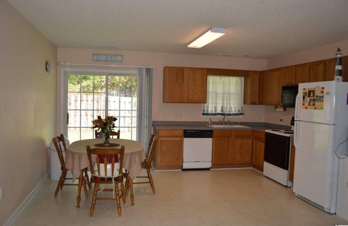 Shallotte House | 10 minutes from the beach. family sized house with community pool