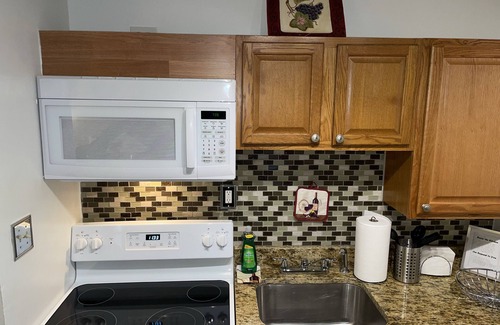 Southeast House | 10 minutes to sports, dining, sights (memorials, museums) etc.