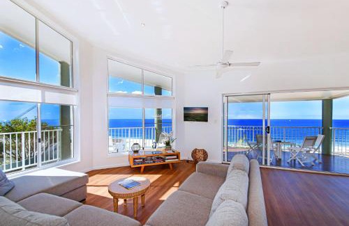 Coolum Beach House | 10 Mona Vista Court