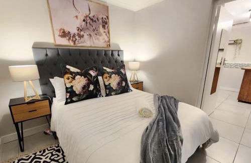 Bellville Apartment | 10 on Gillian Self-catering Apartments - NOT AFFECTED BY LOADSHEDDING