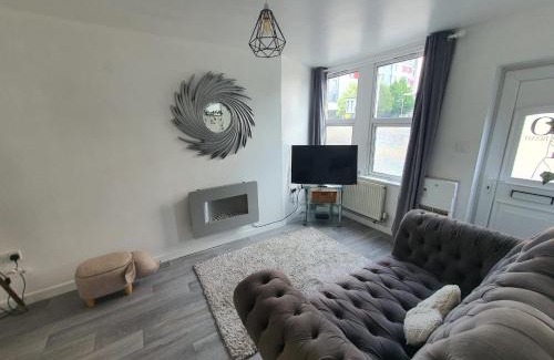 Gillingham Apartment | 10 Pier Road Gillingham ME7 1RJ