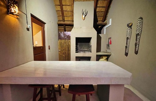 Hoedspruit Ski Chalet | 10 Raptors Lodge
