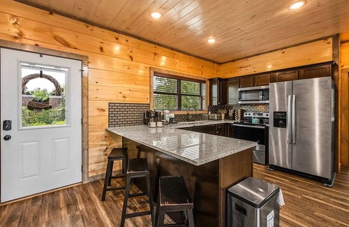 Sevierville Cabin | 10%SALE!/Indoor Pool/Pets/Arcades/Ping Pong/Basketball/Bocce Ball/Quiet Area