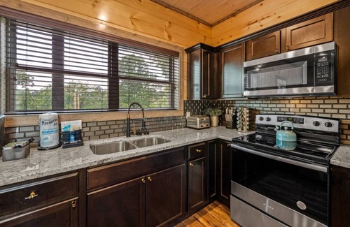 Sevierville Cabin | 10%SALE!/Indoor Pool/Pets/Arcades/Ping Pong/Basketball/Bocce Ball/Quiet Area
