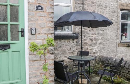 Buxton House | 10 Smalldale Cottages