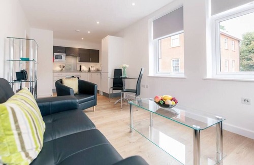 Leatherhead Apartment | 10 Swan House -1 bedroom apartment
