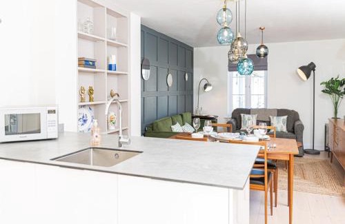 Montpellier Apartment | 10 Tivoli Mews - By Luxury Apartments