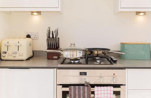 Montpellier Apartment | 10 Tivoli Mews - By Luxury Apartments