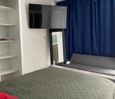 Leon Apartment | 10 VENATOR House Boutique