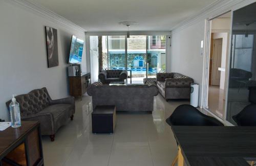 Leon Apartment | 10 VENATOR House Boutique