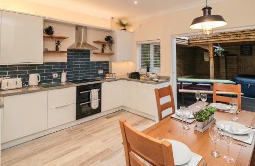 Guisborough House | 10 Walton Terrace