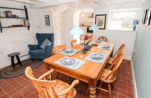 Pembroke Cottage | 10 Westgate Hill