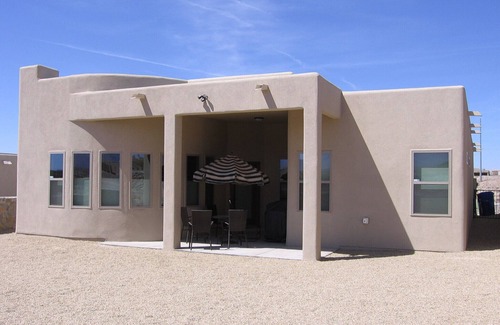 Las Cruces House | 10 yr. old single story 1505sf. 2 bedroom home overlooking Organ Mtns