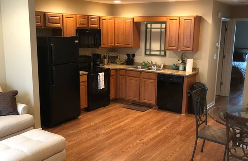 Elizabethtown Apartment | 100 C Is A Beautiful Corporate Suite ~ Safe And Private!