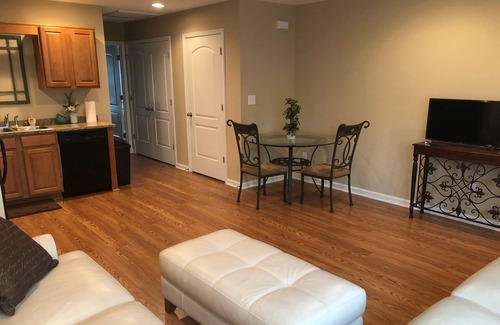 Elizabethtown Apartment | 100 C Is A Beautiful Corporate Suite ~ Safe And Private!