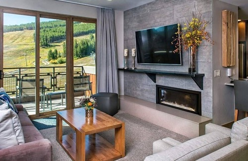 Breckenridge Resort | 100 feet to the Colorado Super Chair on Peak 8. 2/11-13
