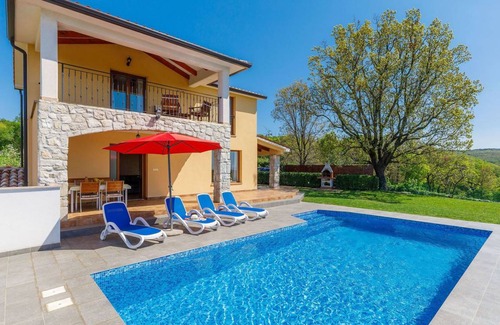Labin Other | 100 m² Accommodation ∙ 2 bedrooms ∙ 4 guests