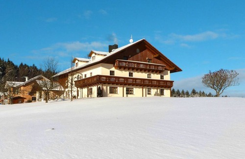 March Apartment | 100 m² Apartment ∙ 2 bedrooms ∙ 8 guests